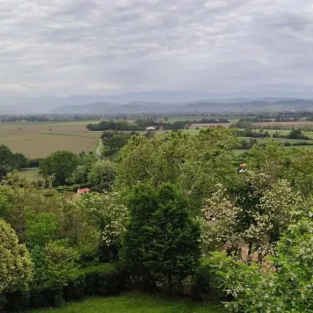 Sous Le Chateau アパート *