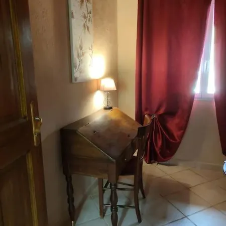 Sous Le Chateau Montaut (Ariege)