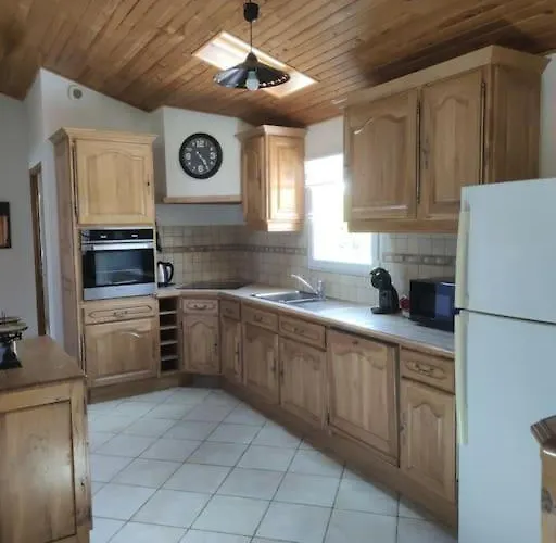 Sous Le Chateau * Montaut (Ariege)